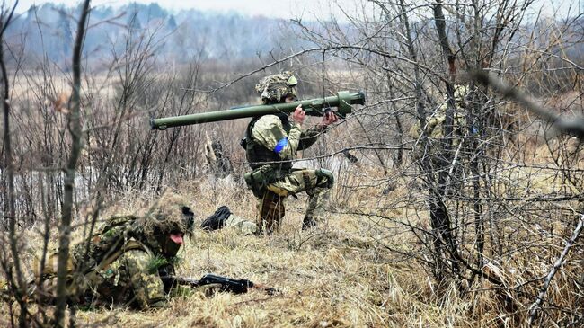 Украинские военные во время учений