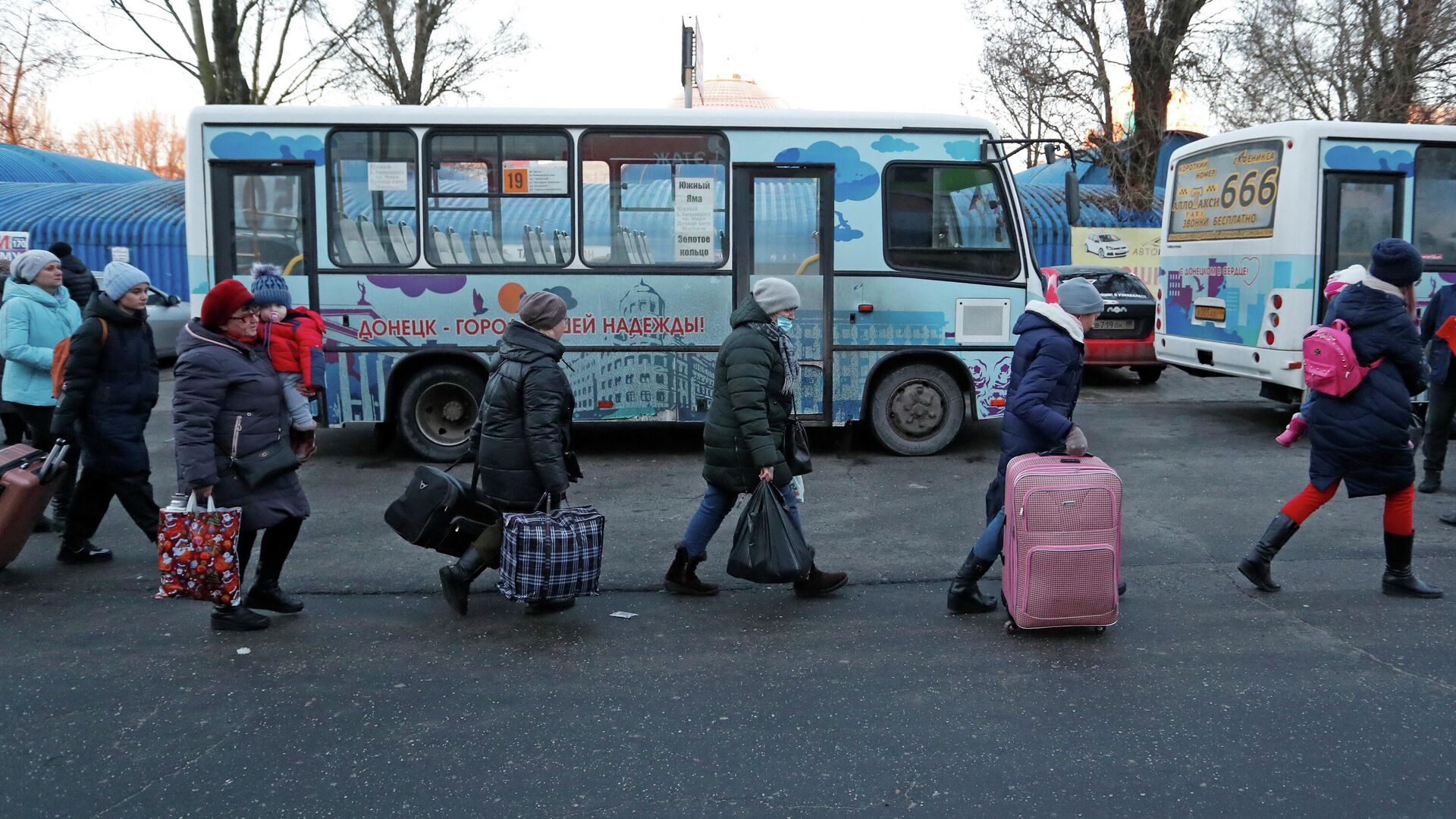 Эвакуация граждан Донецкой Народной Республики в Ростовскую область - РИА Новости, 1920, 19.02.2022