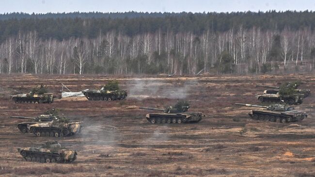 Военная техника во время совместных учений России и Белоруссии Союзная решимость-2022 на полигоне в Белоруссии