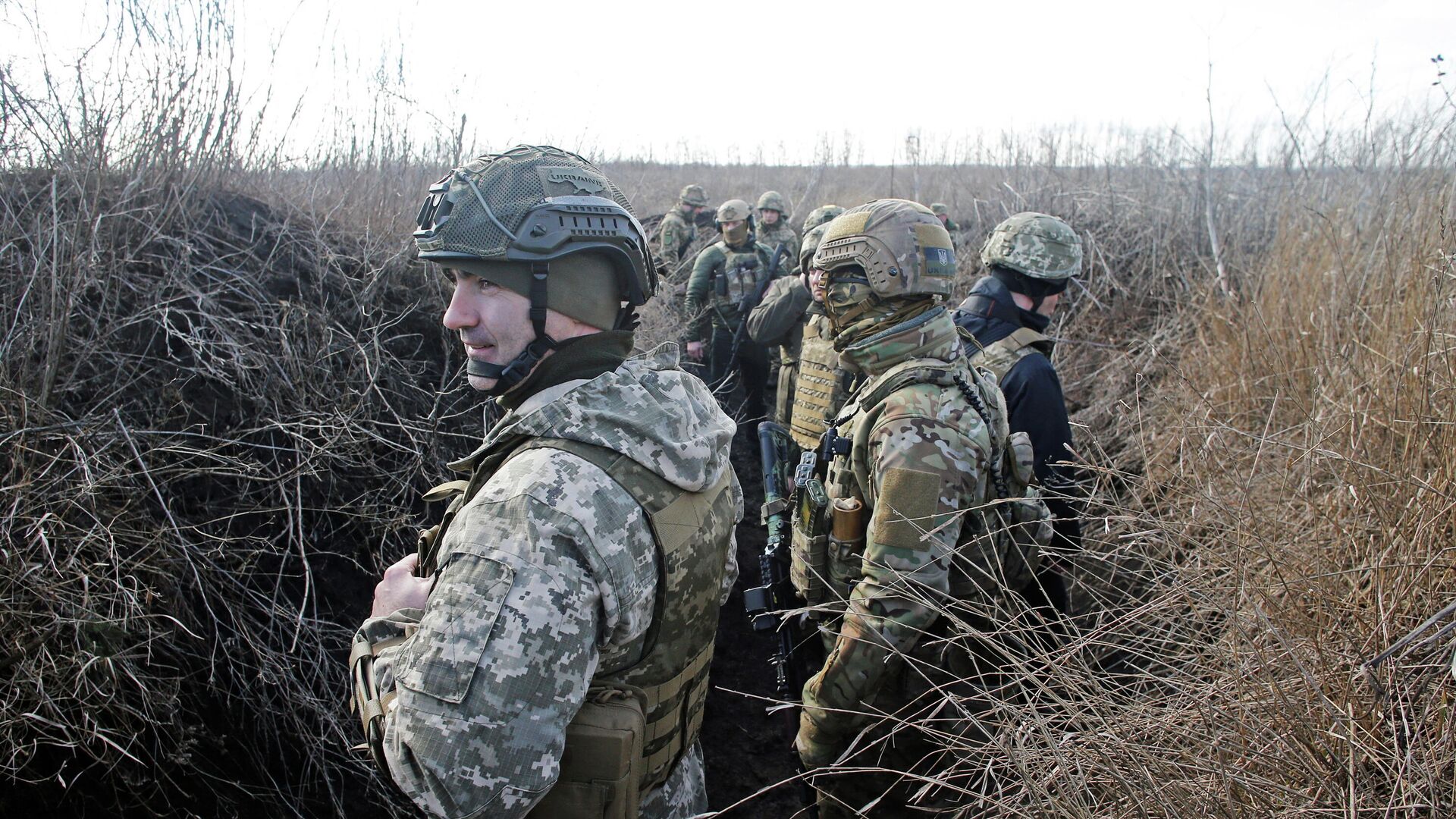 Украинские военнослужащие на линии соприкосновения в Донецкой области - РИА Новости, 1920, 12.03.2022