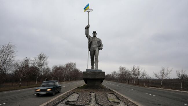 Подъезд к городу Мариуполь, Украина