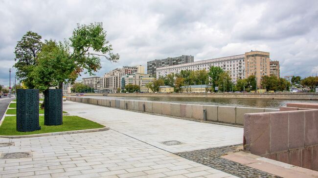 Космодамианская набережная в Москве