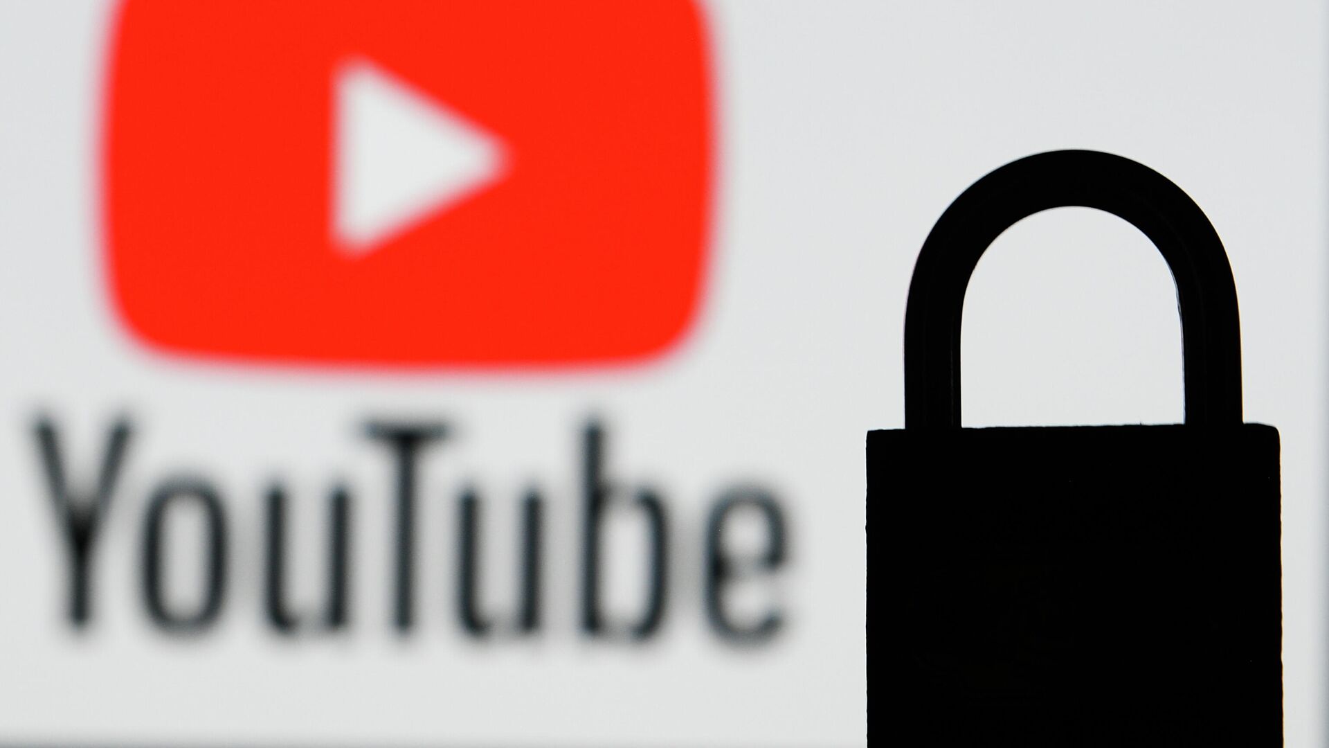 Логотип видеохостинга YouTube. - РИА Новости, 1920, 12.07.2024