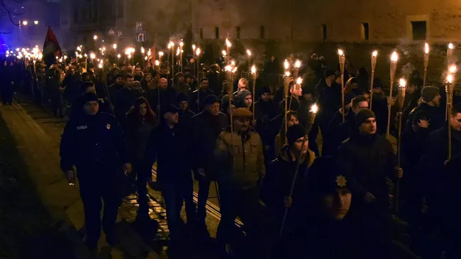 Участники марша националистов, приуроченного к 109-й годовщине со дня рождения Степана Бандеры, во Львове