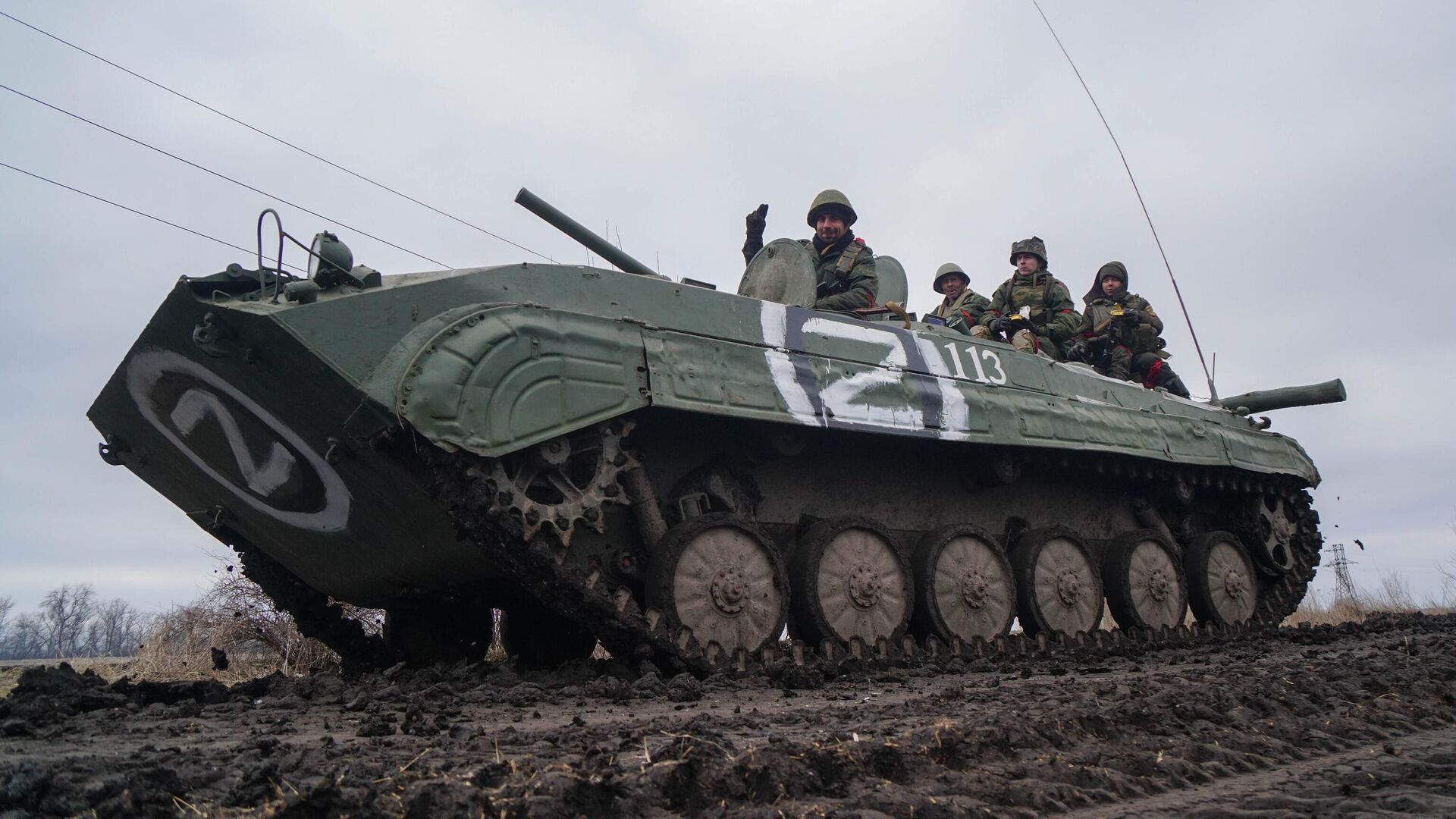 Военнослужащие народной милиции ДНР на боевой машине пехоты БМП-2 под Волновахой - РИА Новости, 1920, 24.03.2022