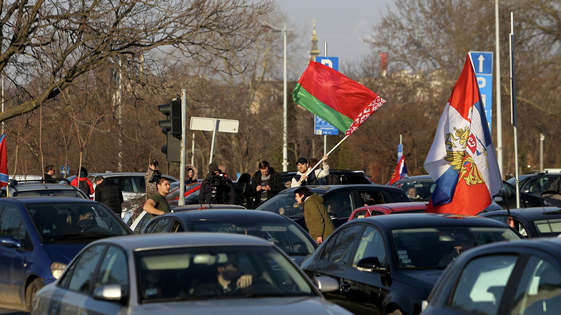 Автомобилисты на митинге в поддержку России в Белграде - РИА Новости, 1920, 15.04.2022