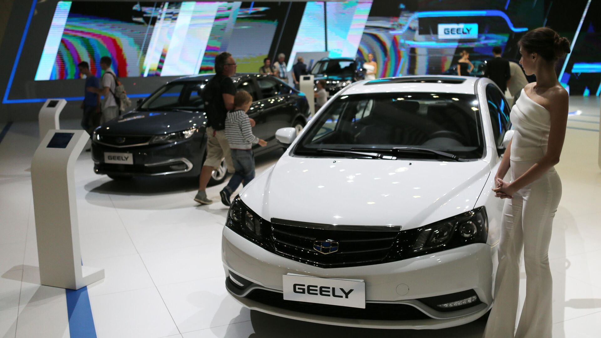 Стенд компании Geely (Китай) на Московском международном автомобильном салоне - РИА Новости, 1920, 17.04.2022