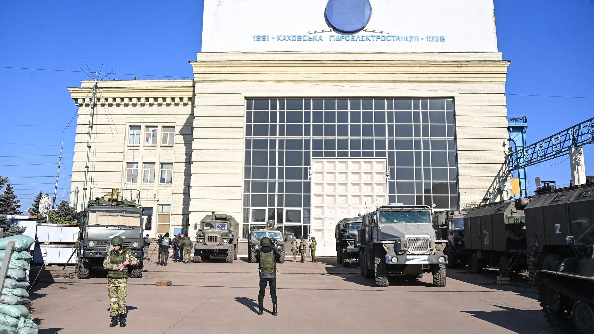 Каховская ГЭС в Новой Каховке под контролем Росгвардии - РИА Новости, 1920, 08.07.2022
