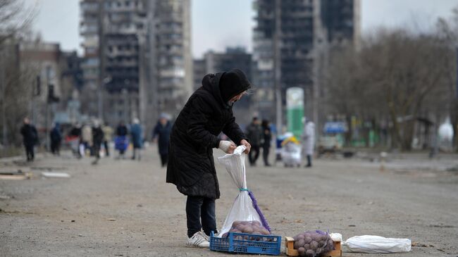 Женщина в Мариуполе