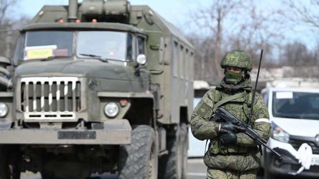 Военнослужащий ВС РФ в Мариуполе