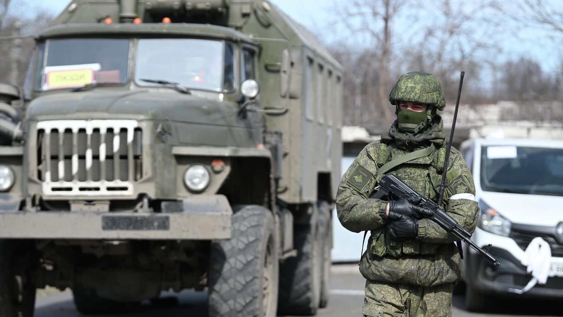 Военнослужащий ВС РФ в Мариуполе - РИА Новости, 1920, 08.04.2022