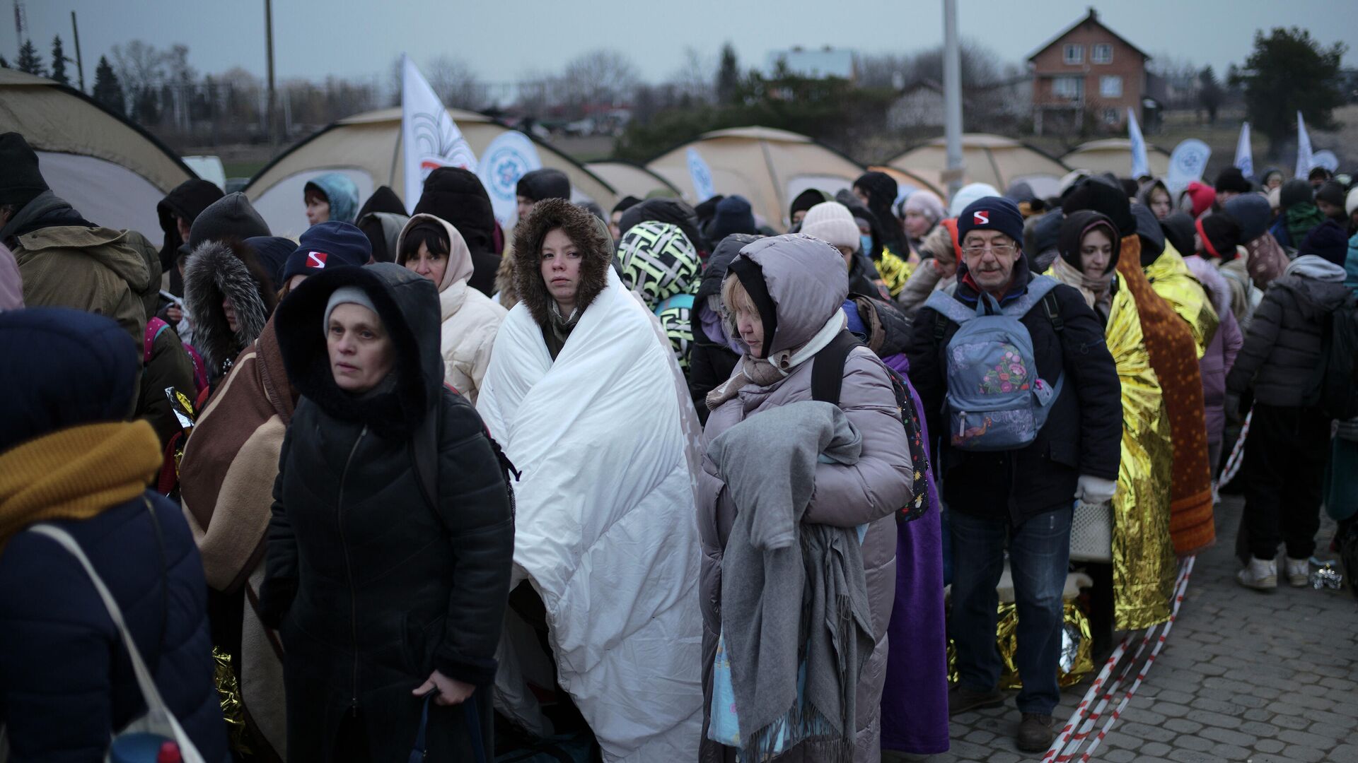 Беженцы на границе Украины и Польши в пункте пропуска Медыка - РИА Новости, 1920, 02.06.2022