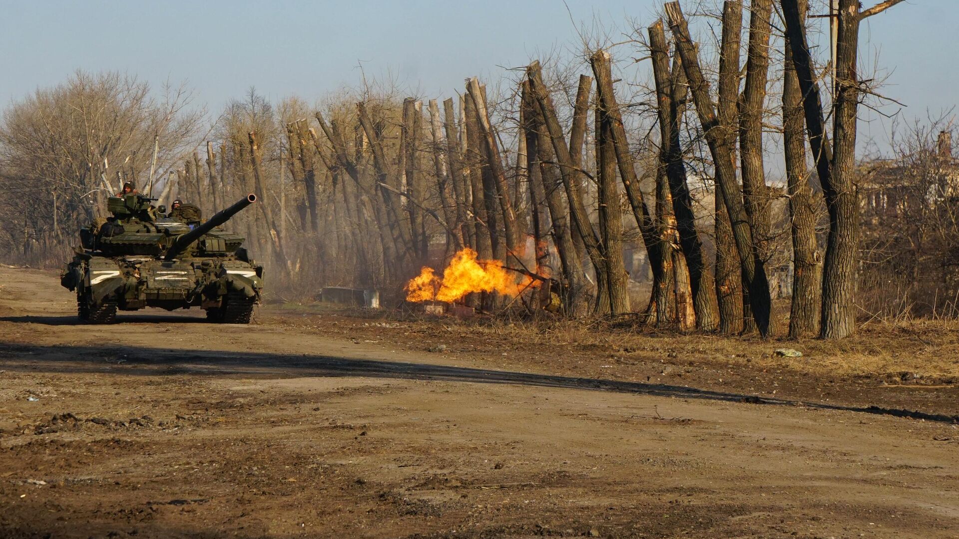 Военнослужащие Народной милиции ДНР ведут наступление в районе линии соприкосновения в поселке Марьинка Донецкой области - РИА Новости, 1920, 25.03.2022