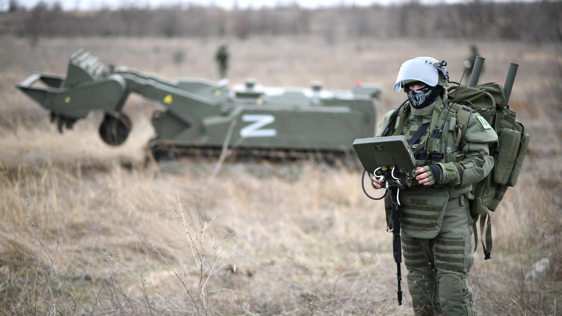 Военнослужащий инженерных войск ВС России - РИА Новости, 1920, 24.04.2022