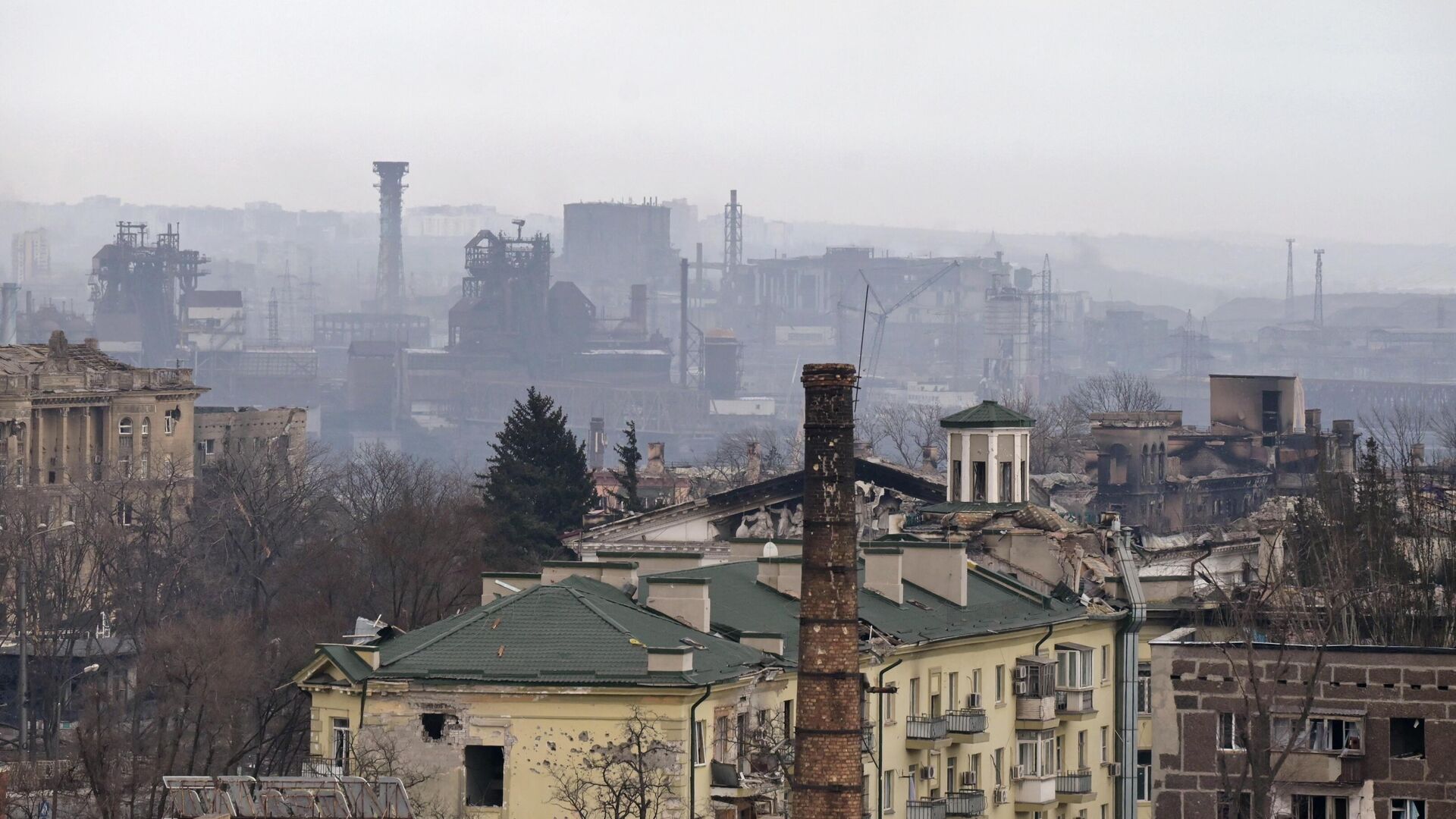 Вид Мариуполя в сторону металлургического комбината Азовсталь - РИА Новости, 1920, 15.04.2022
