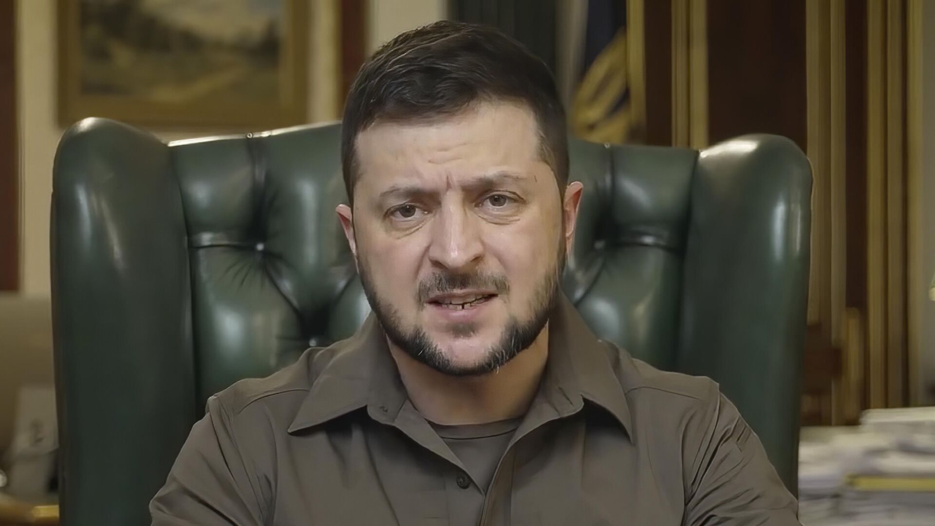 Президент Украины Владимир Зеленский во время телеобращения - РИА Новости, 1920, 19.11.2022