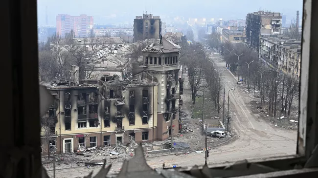 Пересечение проспекта Металлургов и проспекта Мира в Мариуполе