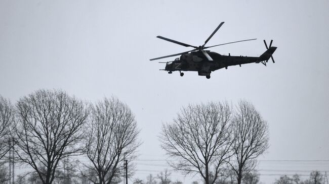 Вертолет Ми-35М на боевом задании в зоне СВО. Архивное фото