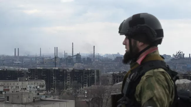 Боец специального отряда быстрого реагирования Ахмат в Мариуполе