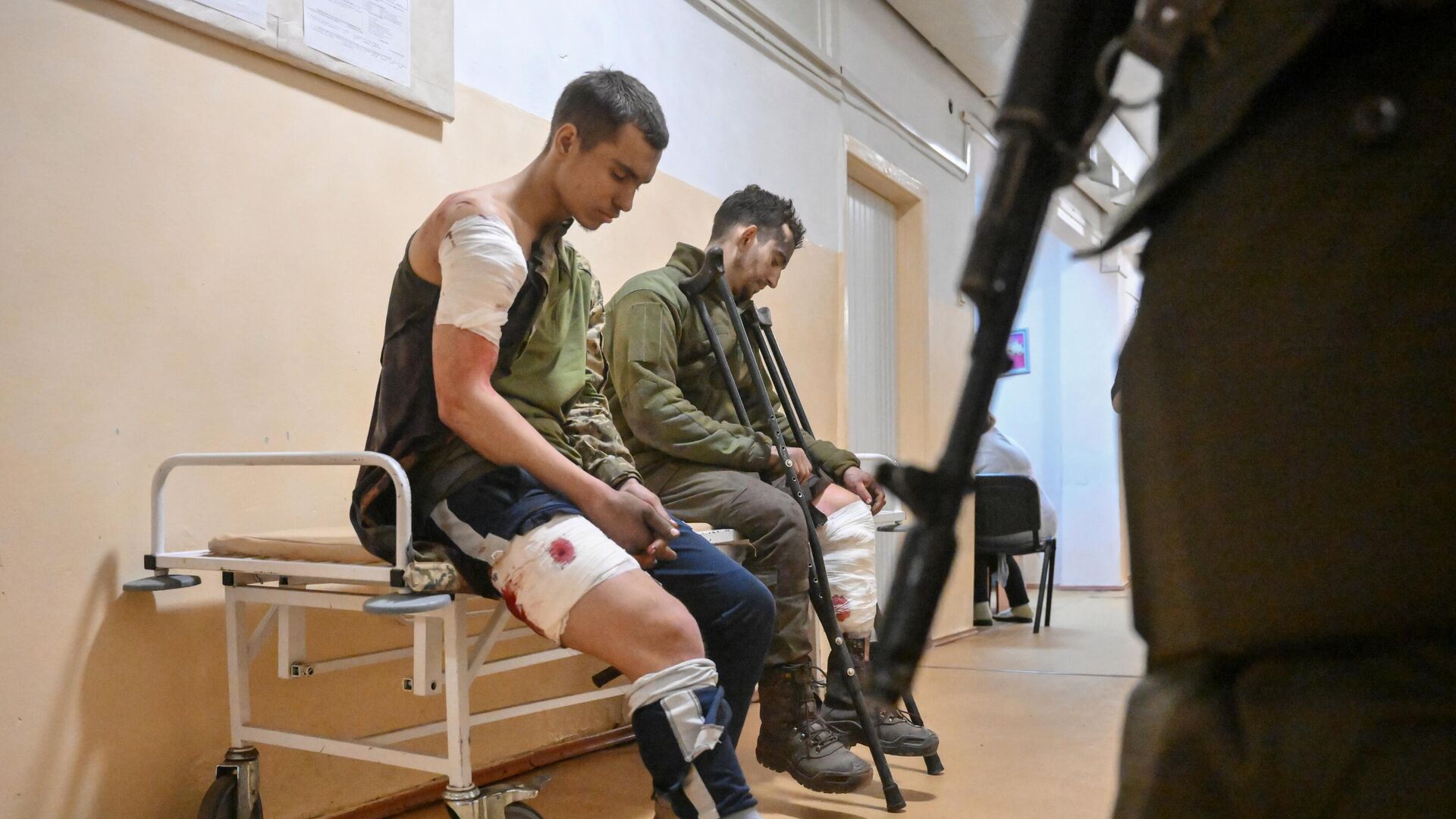 Военнослужащие Вооруженных сил Украины, сдавшиеся в плен. Архивное фото - РИА Новости, 1920, 18.08.2023