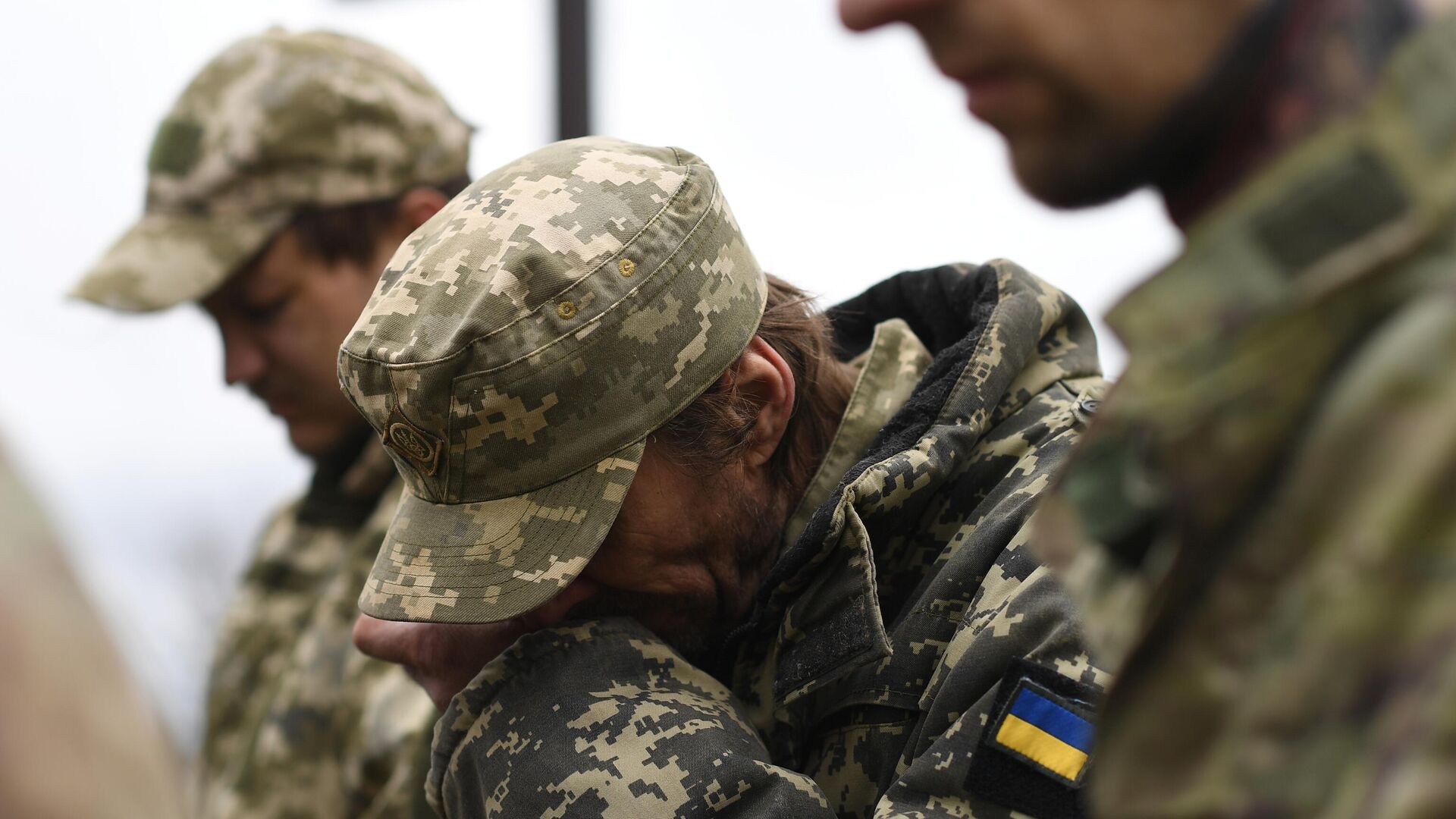 Украинские военнопленные на территории мемориала Не забудем, не простим! в районе поселка Видное Луганской области в День памяти жертв украинской агрессии - РИА Новости, 1920, 22.02.2023