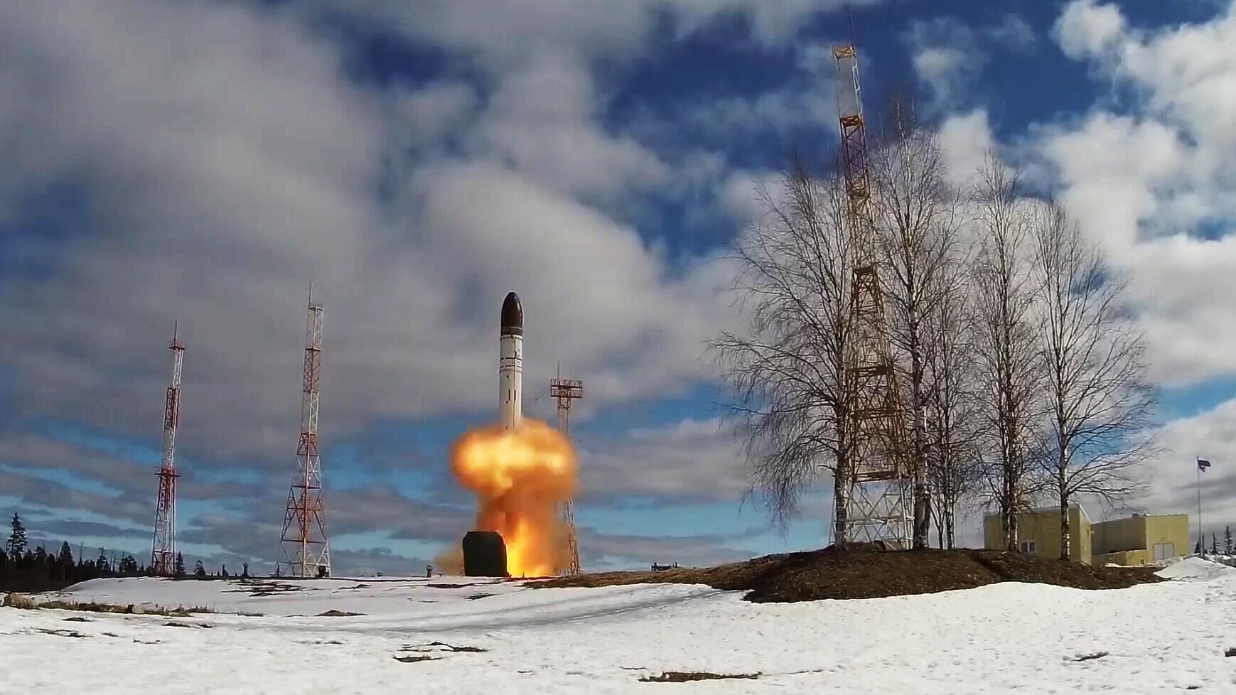 Запуск межконтинентальной баллистической ракеты стационарного базирования Сармат с космодрома Плесецк - РИА Новости, 1920, 19.12.2023