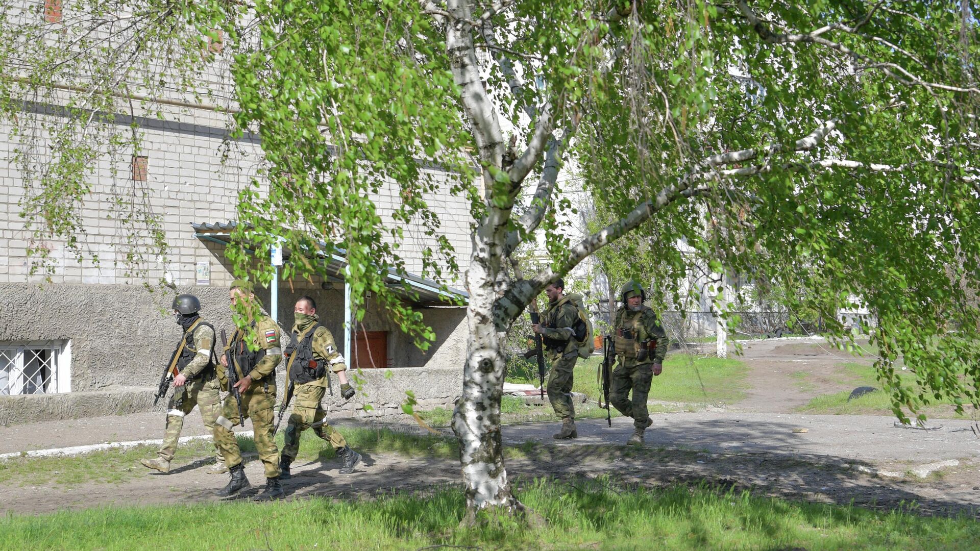 Российские военнослужащие в городе Рубежное Луганской народной республики - РИА Новости, 1920, 29.04.2022