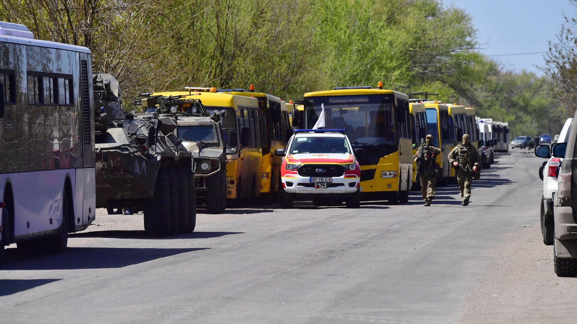 Автобусы с беженцами  прибыли в специальный пункт по оказанию помощи. Архивное фото - РИА Новости, 1920, 27.08.2022