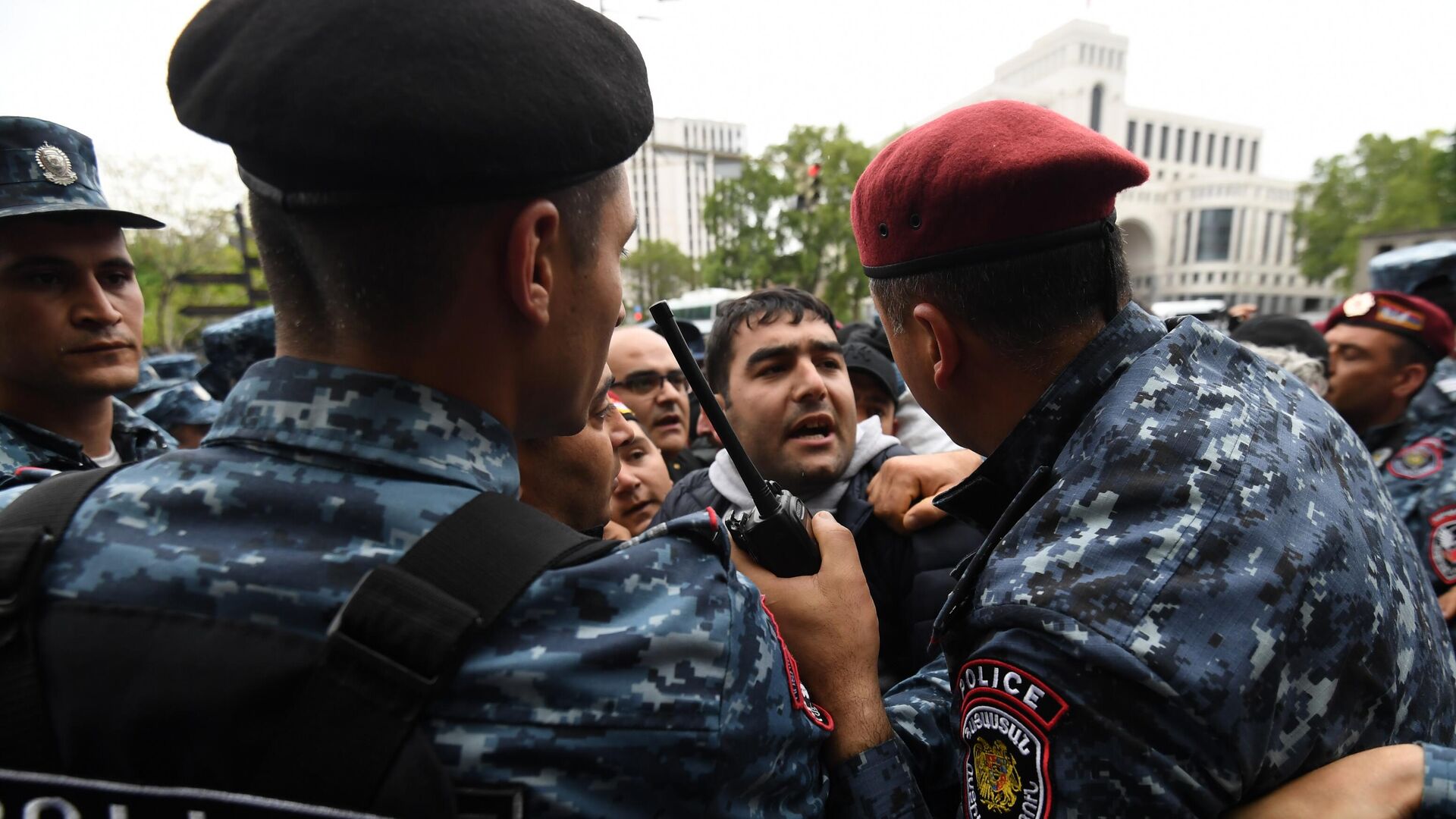 Задержание участников объединенного митинга оппозиции в Ереване - РИА Новости, 1920, 03.05.2022