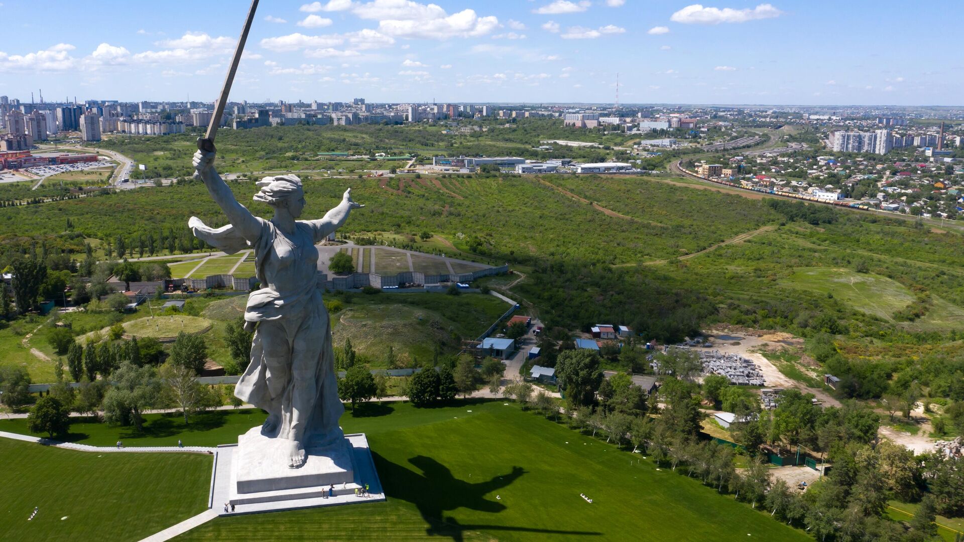 Монумент Родина-мать зовет! на Мамаевом кургане в Волгограде  - РИА Новости, 1920, 26.05.2022