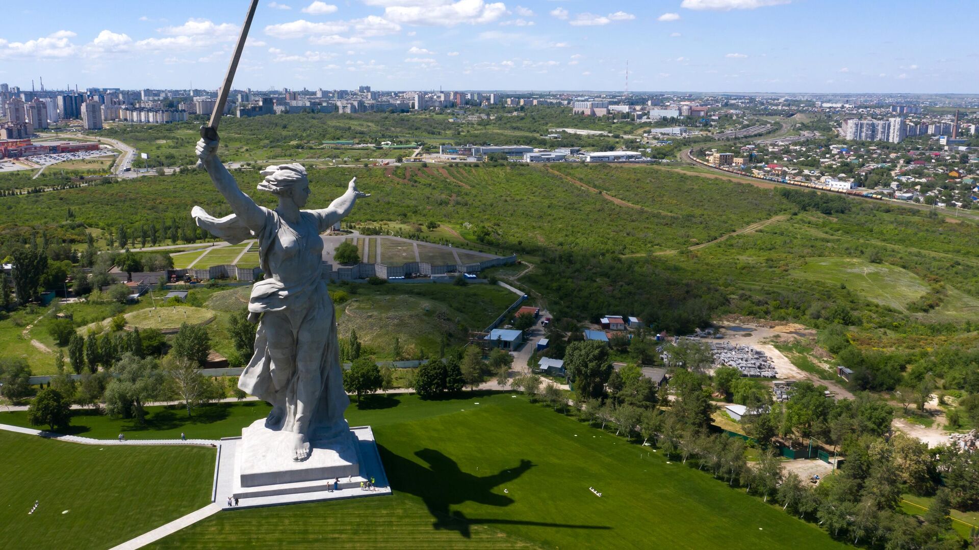 Монумент Родина-мать зовет! на Мамаевом кургане в Волгограде  - РИА Новости, 1920, 26.05.2022