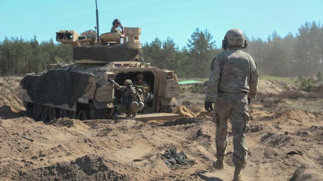 Американские военнослужащие во время совместных учений войск НАТО в Польше