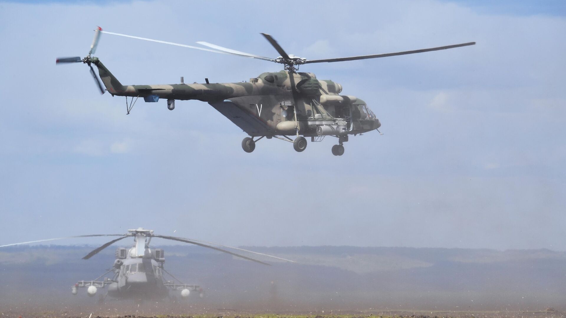 Вертолеты Ми-8 АМТШ, задействованные в специальной военной операции - РИА Новости, 1920, 17.05.2023