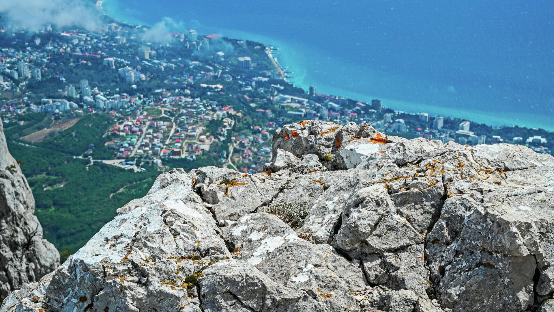 Вид на Ялту и Черное море с горы Ай-Петри - РИА Новости, 1920, 22.08.2022