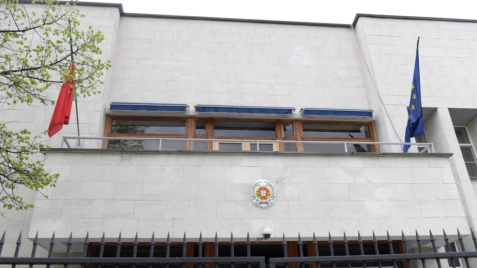 Здание посольства Португалии в РФ на углу Грохольского и Ботанического переулков в Москве. - РИА Новости, 1920, 19.05.2022