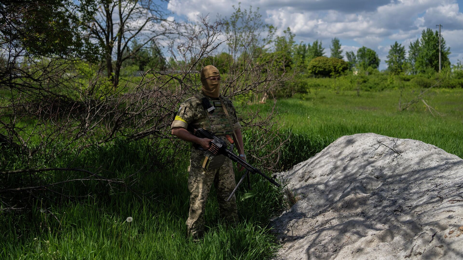 Военнослужащий ВСУ в Харьковской области - РИА Новости, 1920, 26.05.2022