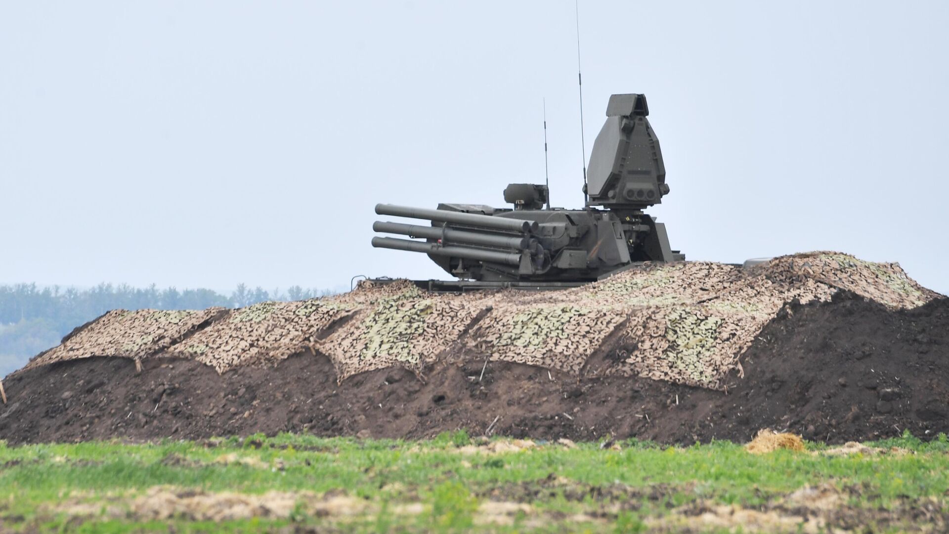 Зенитный ракетно-пушечный комплекс (ЗРПК) Панцирь-С1 на полевом аэродроме ВКС России - РИА Новости, 1920, 09.08.2022