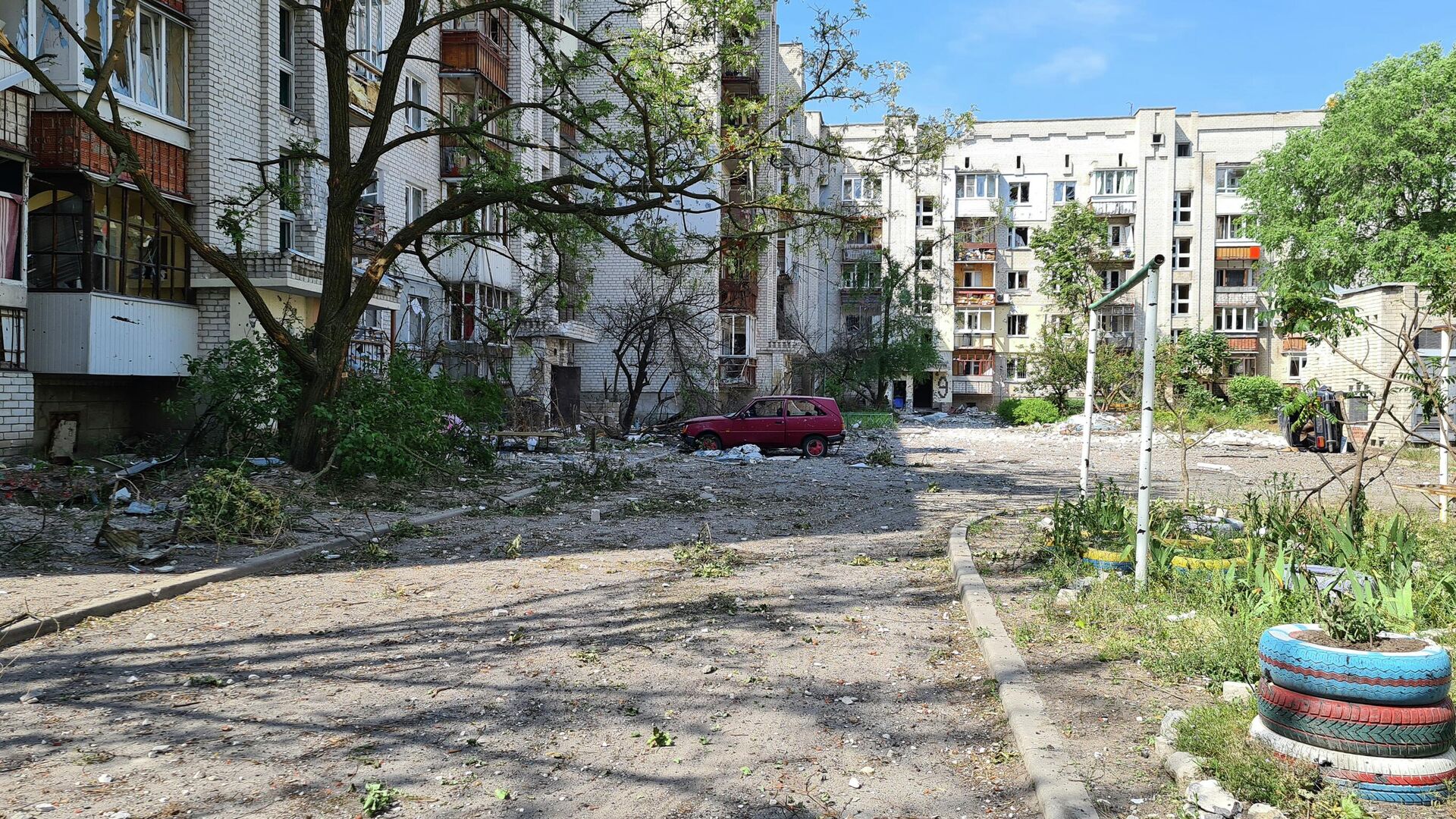 Дома в Северодонецке во время боев в Донбассе - РИА Новости, 1920, 07.06.2022