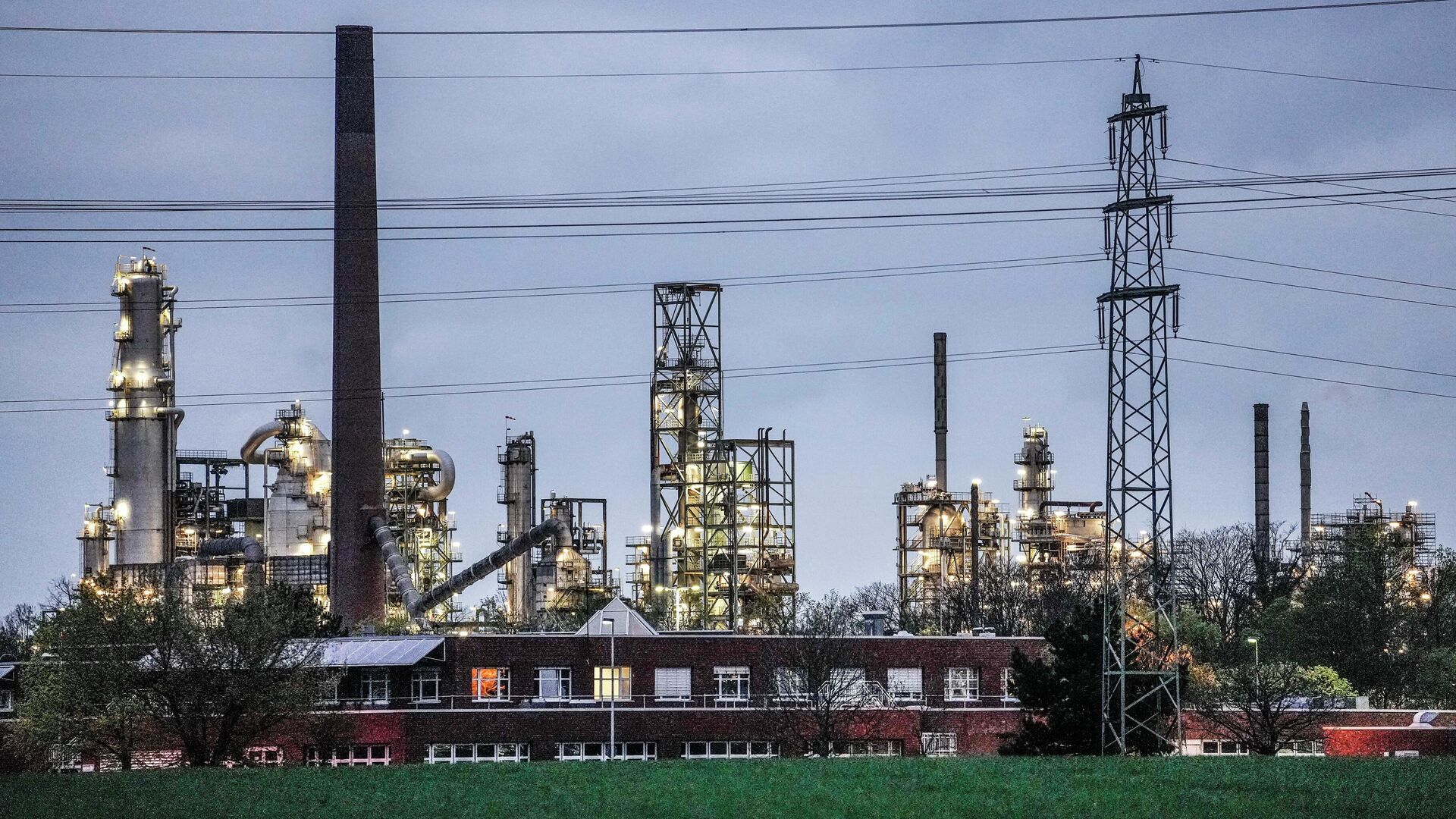 Промышленное предприятие Shell в Весселинге, Германия - РИА Новости, 1920, 02.08.2023