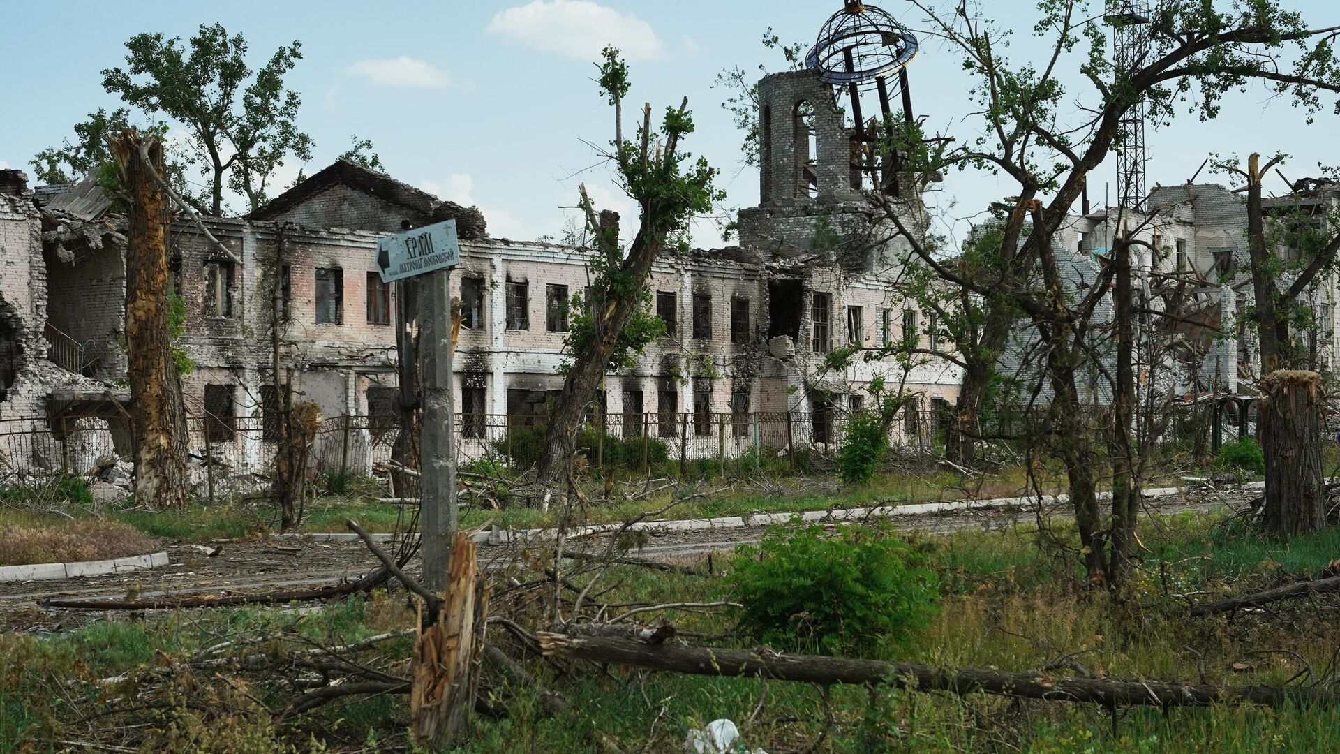 Город Рубежное в ЛНР возвращается к мирной жизни после освобождения - РИА Новости, 1920, 08.06.2022