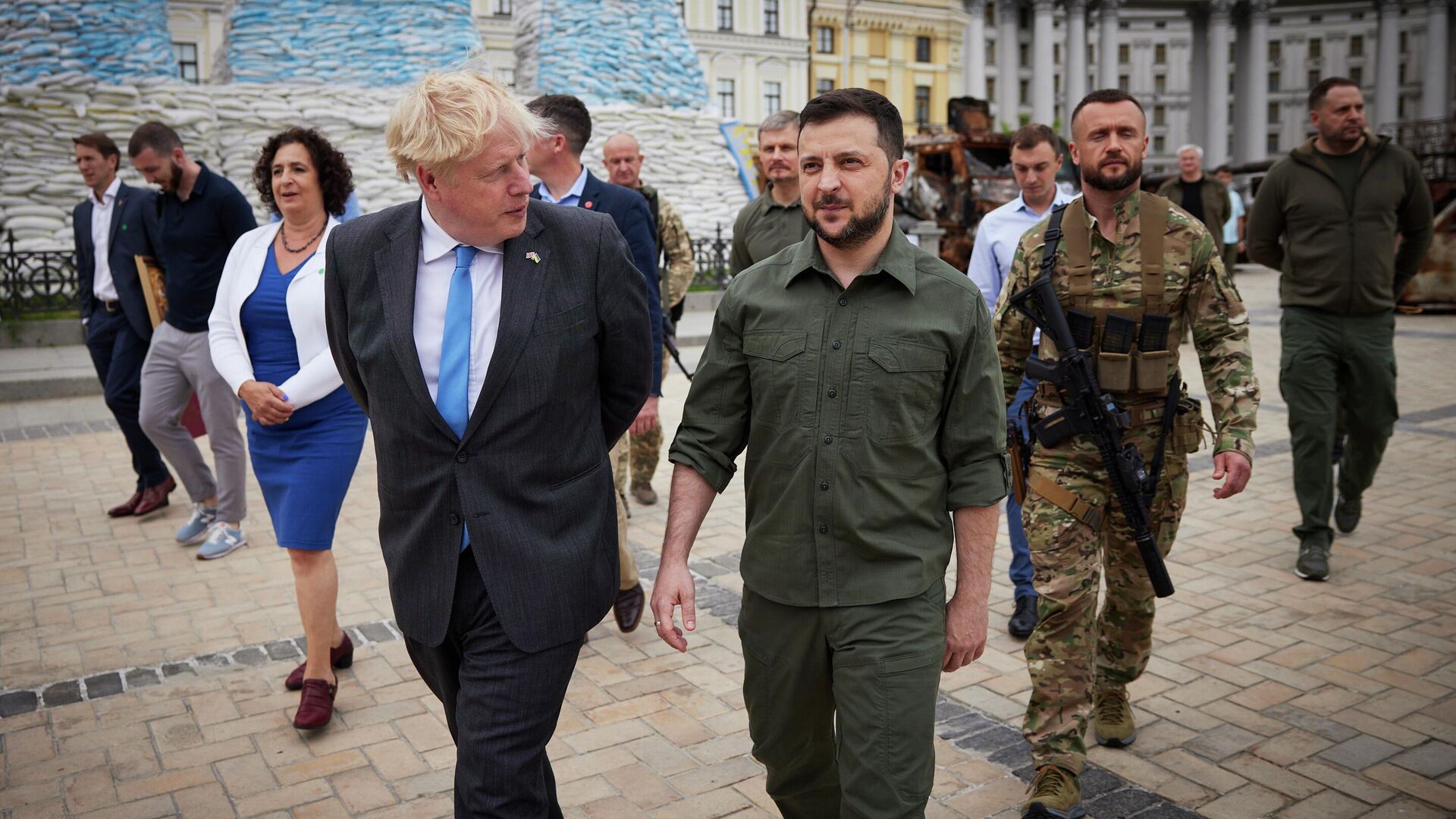 Премьер-министр Великобритании Борис Джонсон и президент Украины Владимир Зеленский во время встречи в Киеве - РИА Новости, 1920, 17.08.2022