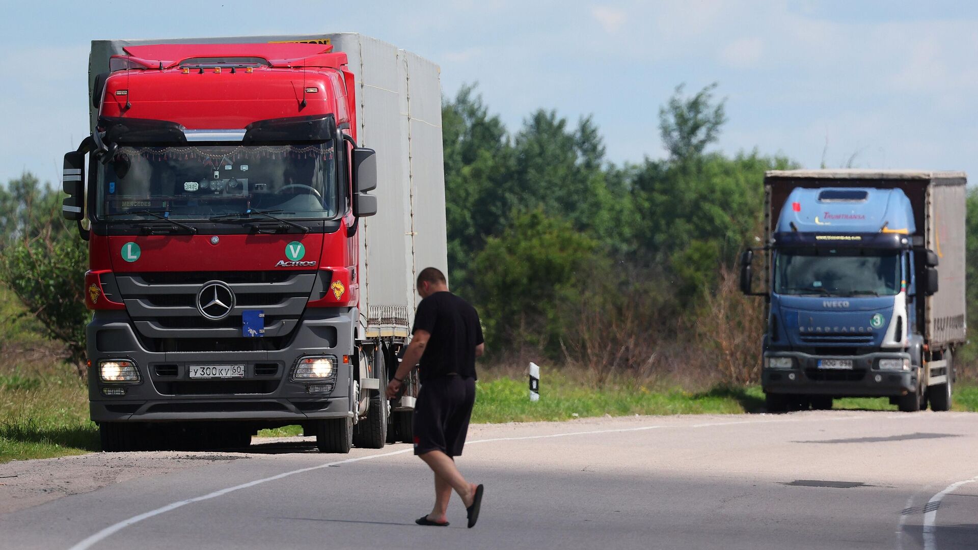 Грузовые автомобили у КПП Чернышевское в Калининградской области - РИА Новости, 1920, 30.06.2022