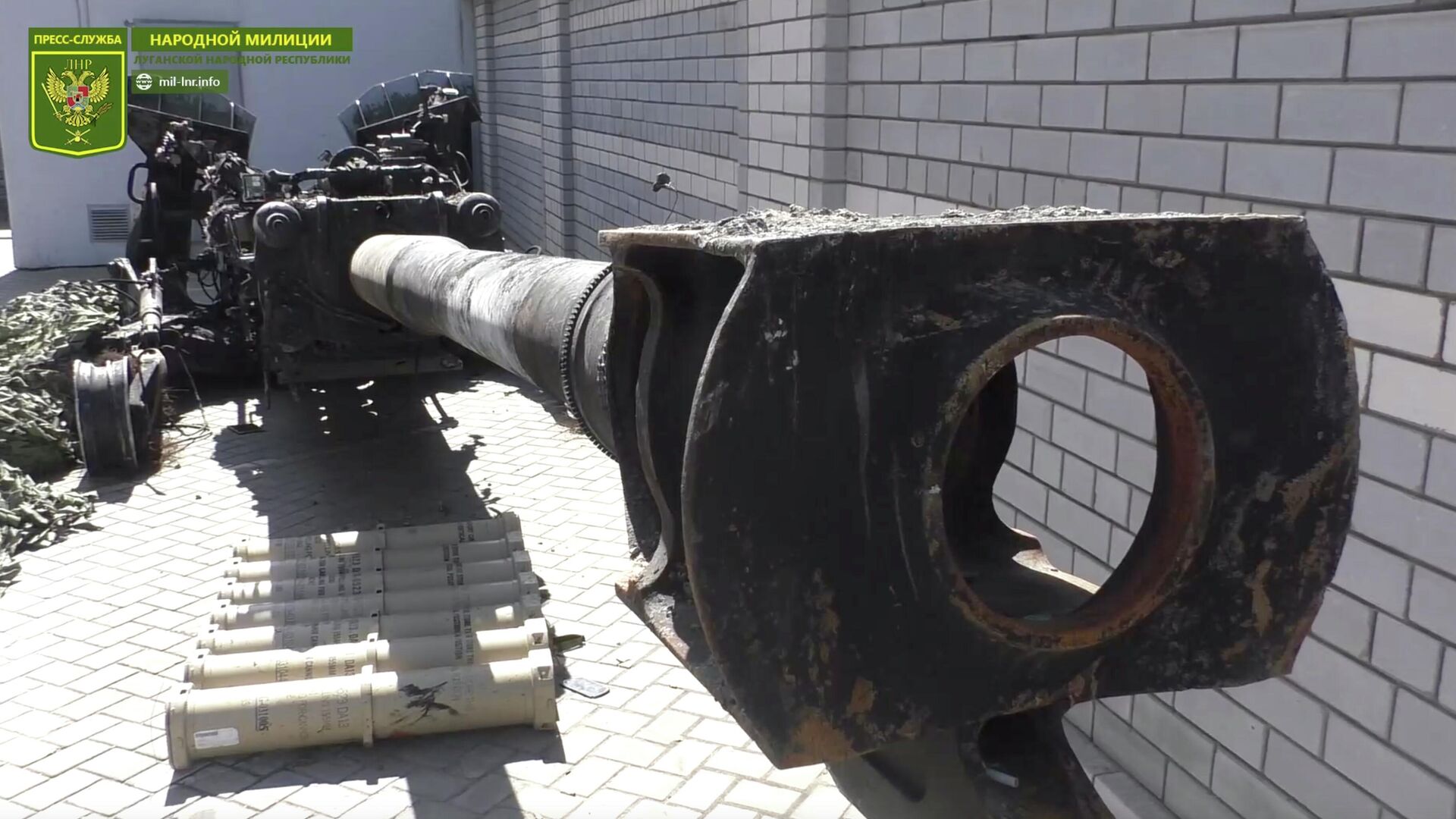 Подразделениями НМ ЛНР в ходе боевых действий добыта в качестве трофея первая артиллерийская установка М777. Кадр видео - РИА Новости, 1920, 14.07.2022