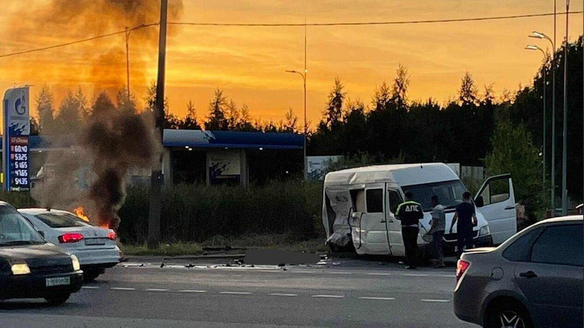 Мотоцикл сгорел ТП на Колпинском шоссе в Санкт-Петербурге - РИА Новости, 1920, 26.07.2022