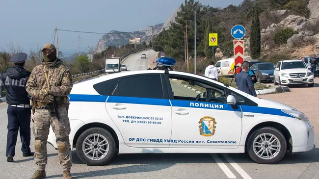 Сотрудники полиции в Крыму