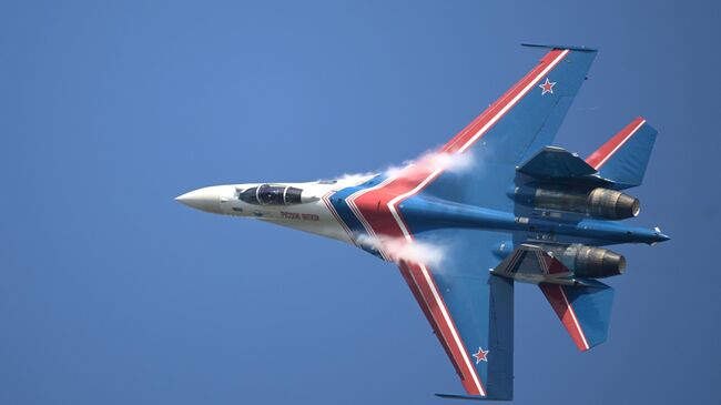 Участник авиационной группы высшего пилотажа Русские Витязи (Су-35С). Архивное фото