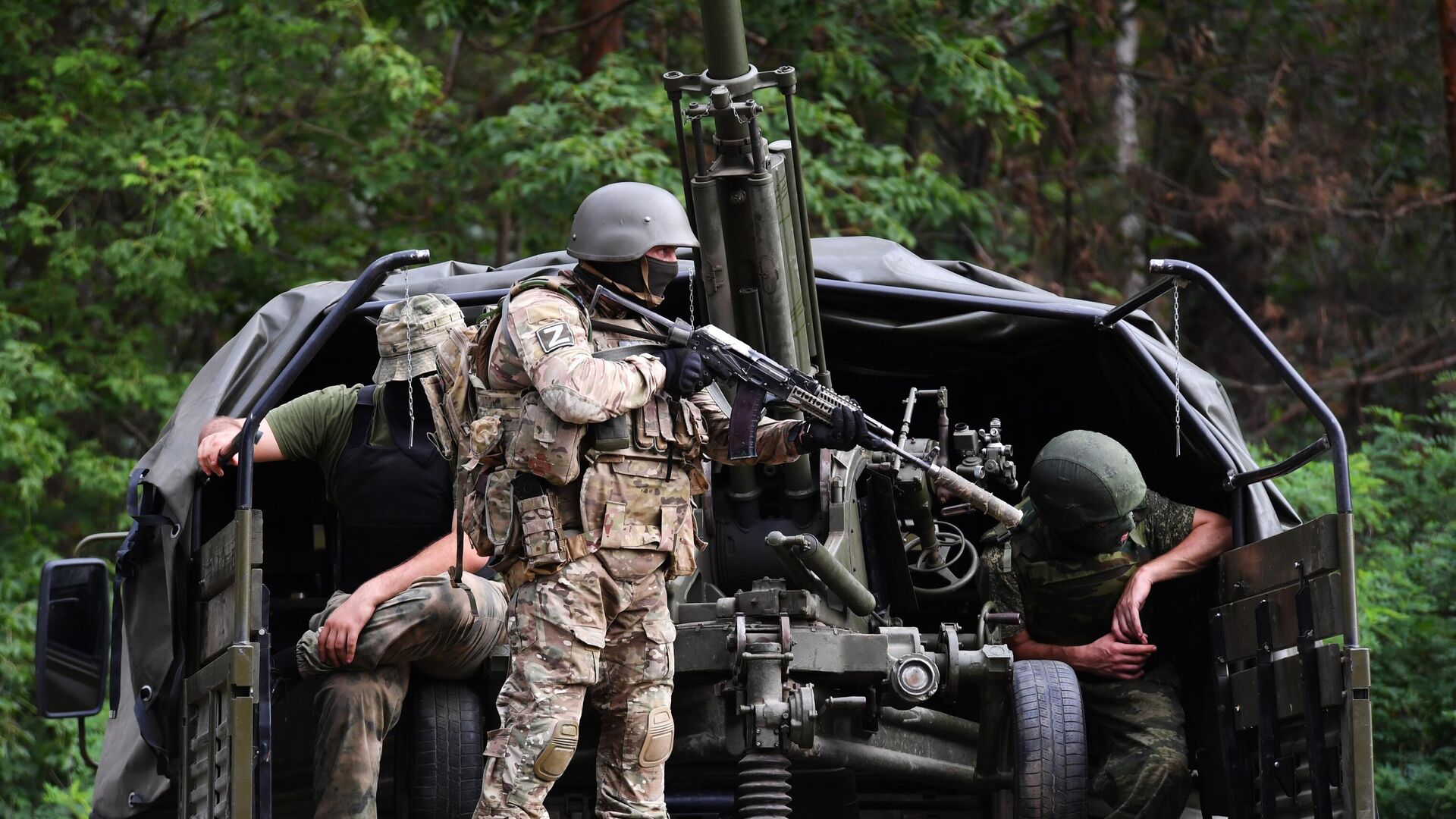 Бойцы ВС России выполняют боевые задачи в зоне СВО на Харьковском направлении. Архивное фото - РИА Новости, 1920, 11.05.2024