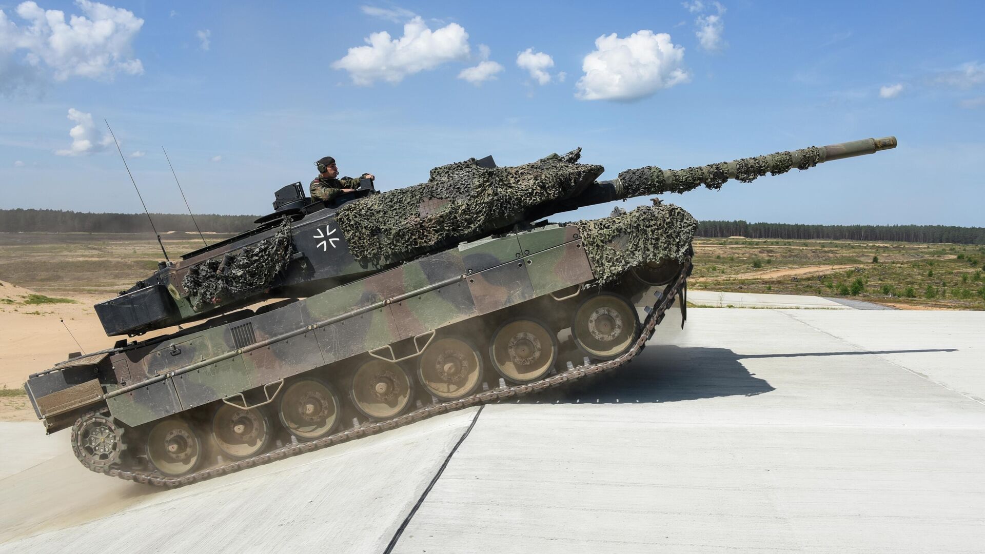 Немецкий основной боевой танк Leopard 2 - РИА Новости, 1920, 15.02.2023