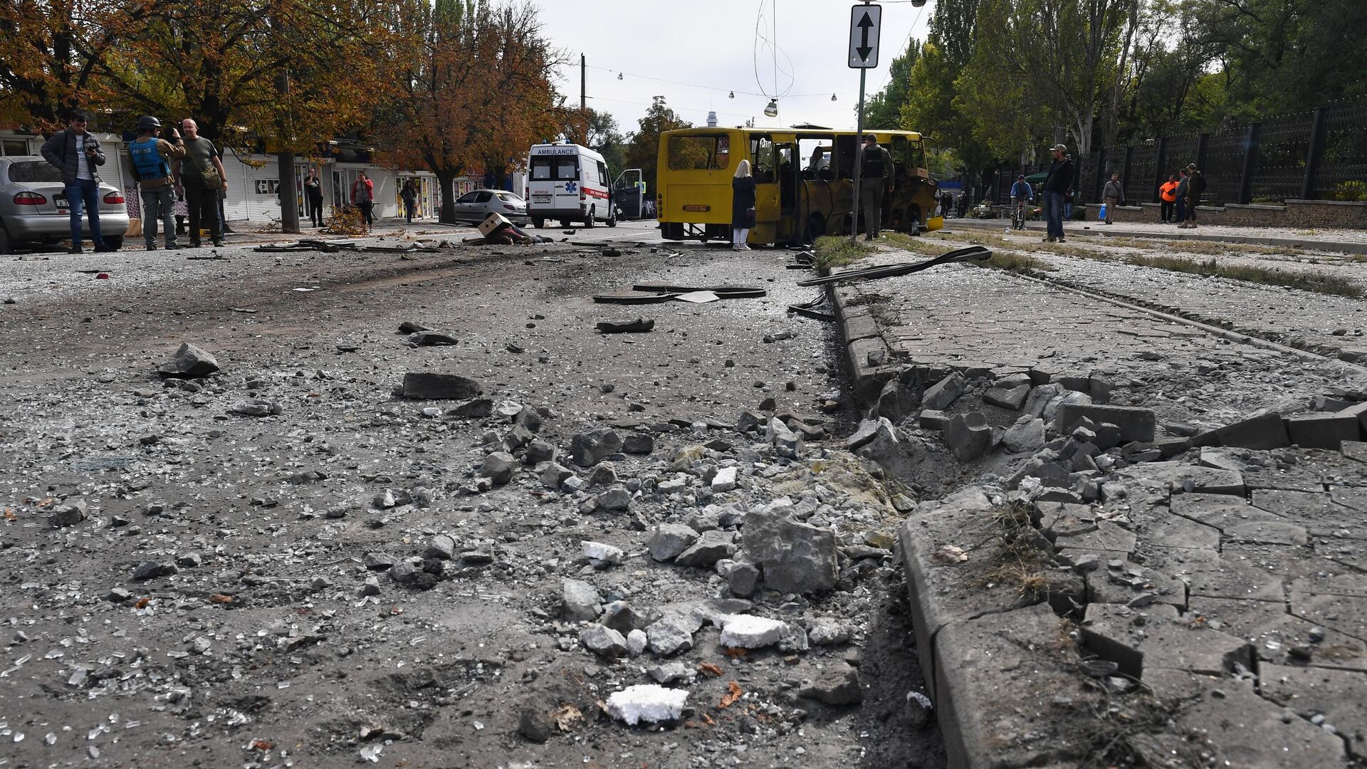 Последствия обстрела со стороны ВСУ в Ворошиловском районе Донецка - РИА Новости, 1920, 22.09.2022