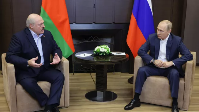 Президент РФ Владимир Путин и президент Белоруссии Александр Лукашенко